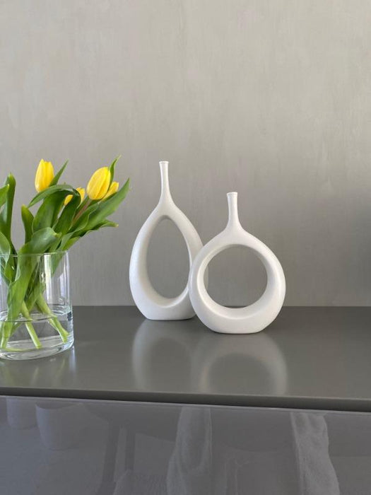 Wilma - Nordic Ceramic Flower Vase — customer photo by Jenny R.